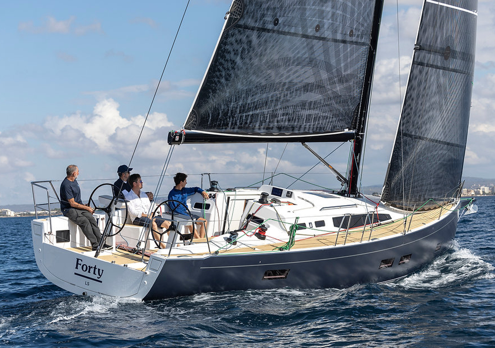 J/40 performance cruiser sailing offshore