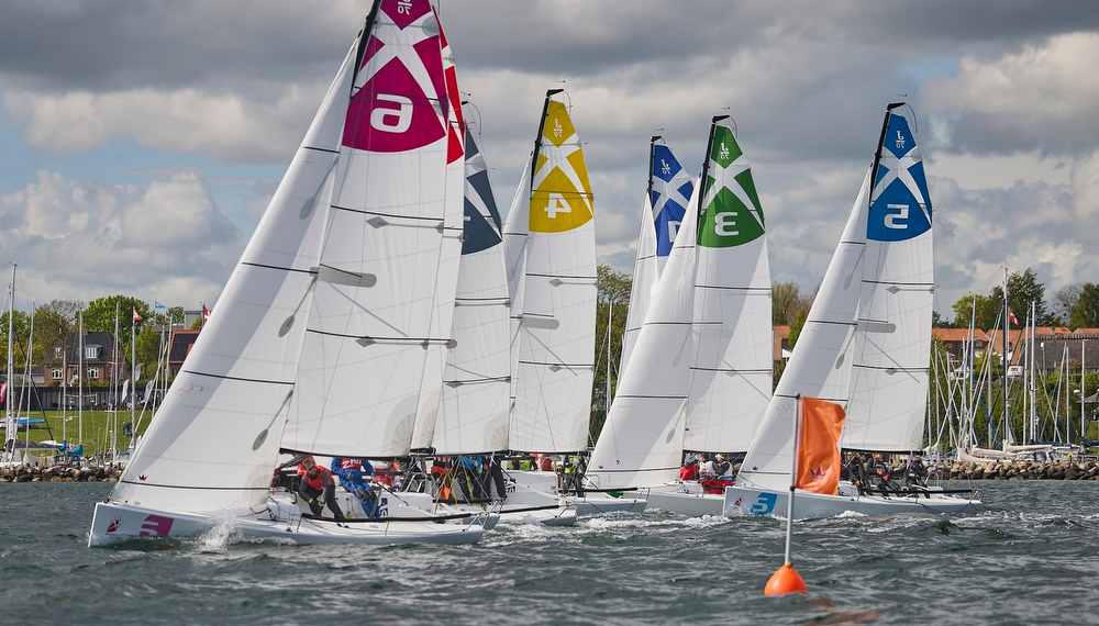 J/70s sailing Danish Sailing League